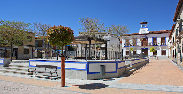 Panorámica de la Plaza de la Constitución - El Romeral - Ruta de los Molinos