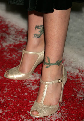Christina Applegate Tattoos on the lovely celebrity actressffcxe