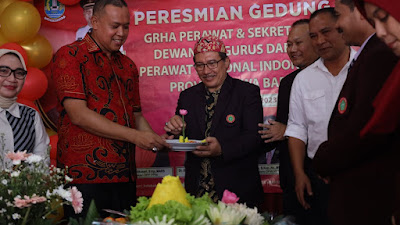 Resmikan Gedung Perawat, Tri Adhianto Berpesan Hal Ini