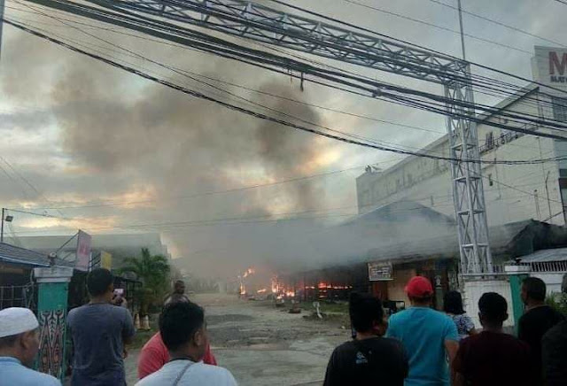 6 Unit Tempat Usaha di Abepura Hangus Dilahap Si Jago Merah