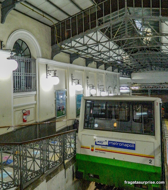 Carro do Funicular Central de Nápoles, Itália