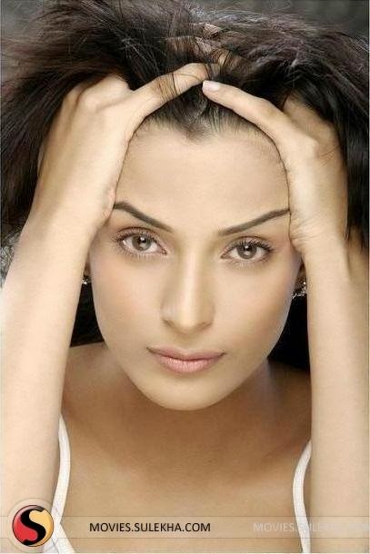 Pooja Sharma Hot Pics