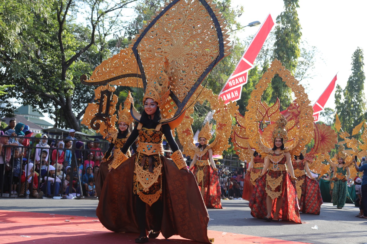 Karnaval Budaya Smada Ngawi Pukau Ribuan Warga 