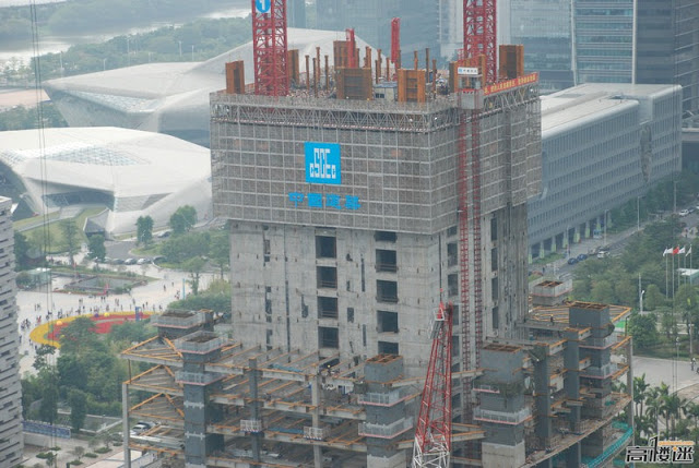 Photo of cranes erecting steel construction for the central core of The Chow Tai Fook Skyscraper, Guangzhou, China