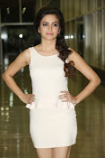 kriti karbandha glam pics-thumbnail-16