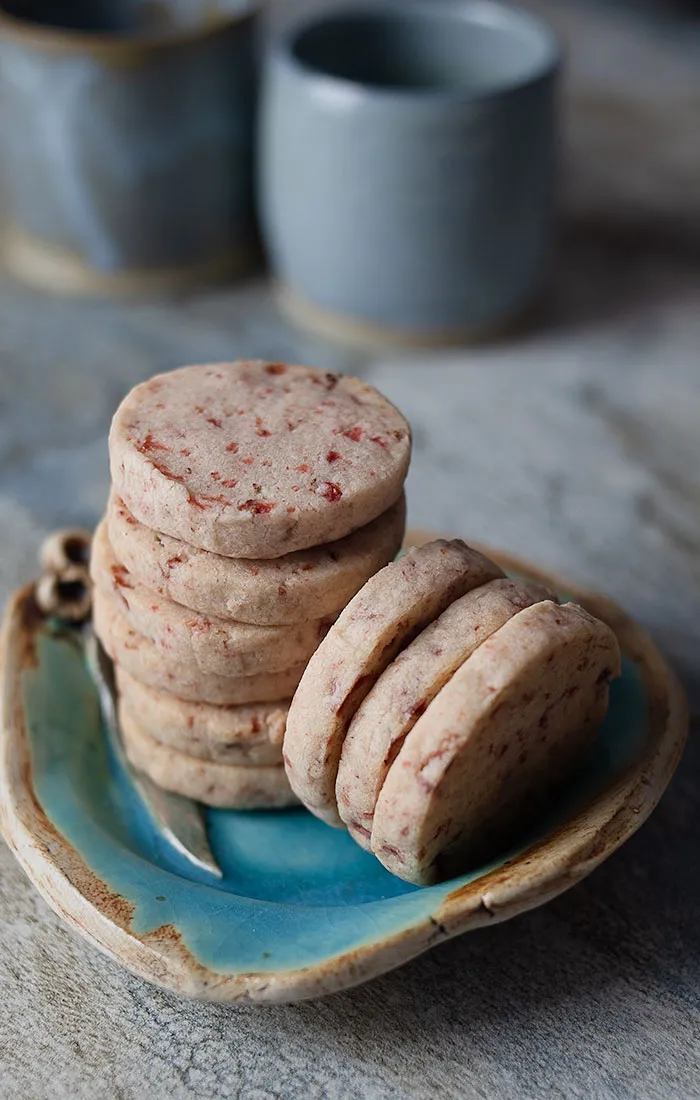 recipe for strawberry shortbread biscuits