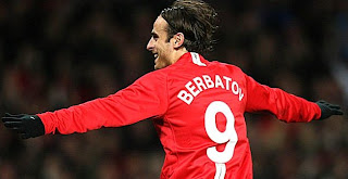 berbatov more confidence after defeat chelsea, berbatov flying celebration, berbatov celebration, bebatov man utd, berbatov man united