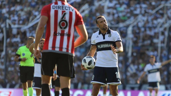 Gimnasia y Estudiantes igualaron en el clásico de La Plata