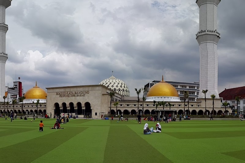 Ide Populer Masjid Raya Bandung, Istimewa!