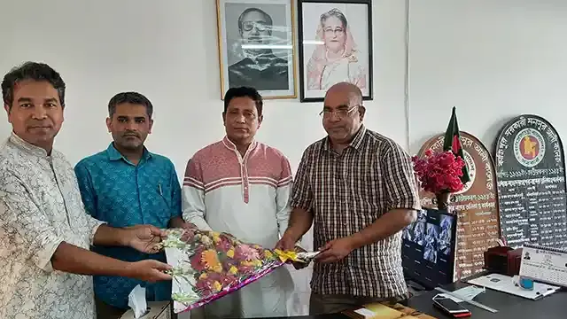 কাজিপুর সরকারি মনসুর আলী কলেজে নবাগত অধ্যক্ষের যোগদান