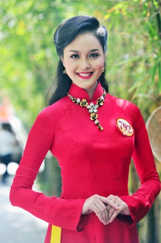Miss Vietnam Earth 2012 Do Hoang Anh