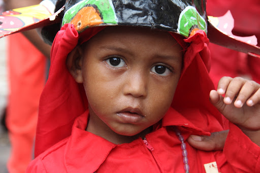 Niño vestido como diablo de Yare en el día de Corpus Christi en San Francisco de Yare, Municipio Bolivar, Miranda Venezuela