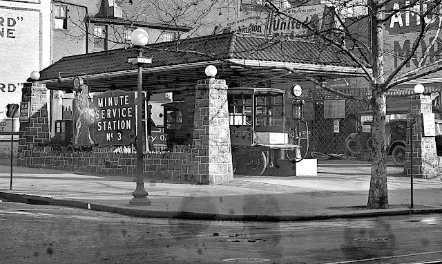 a 1925 "Minute service station" photograph