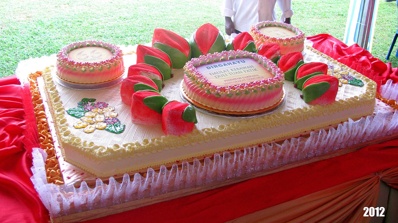 5 Big Cakes for Sultan's Birthday in Brunei