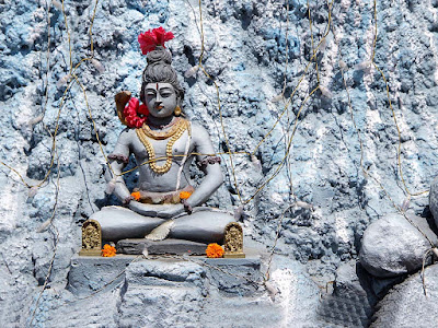 lord-shiva-sitting-in-himalaya