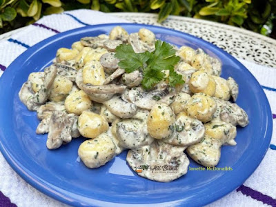 Gnocchi cu ciuperci si smantana de soia