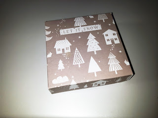 Turn Old Christmas Cards Into Gift Boxes