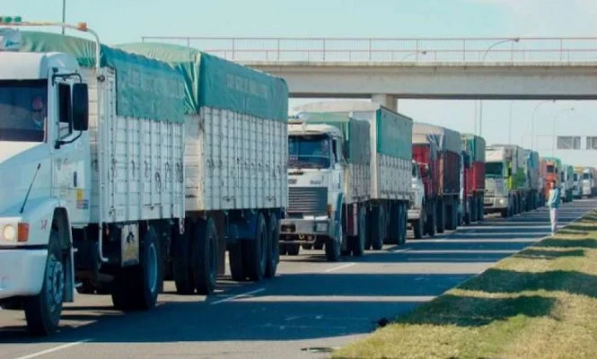 En San Juan los camioneros no pueden bajarse ni para ir al baño