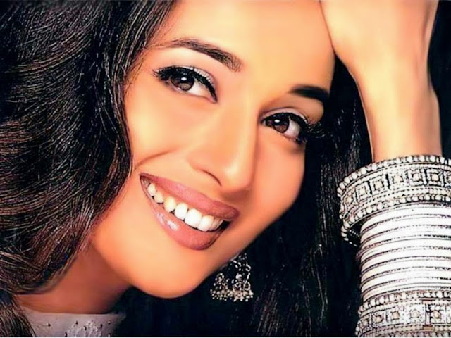 Madhuri Dixit Free Stars Wallpaper