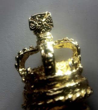 a crown pencil top