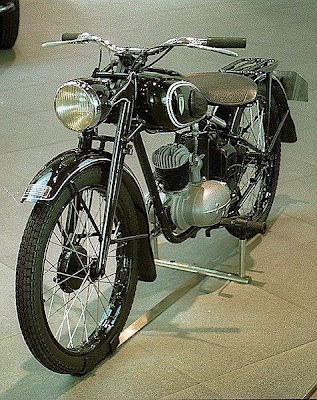 Vintage Motorcycles Seen On www.coolpicturegallery.us