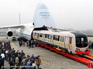 pesawat an-225 menelan rangkaian kereta api