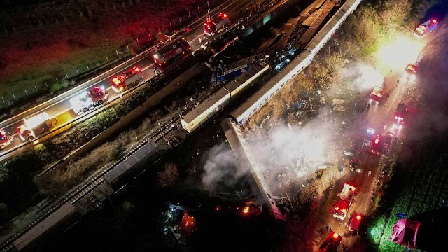 Al menos 16 muertos y 85 heridos tras la colisión de dos trenes en Grecia
