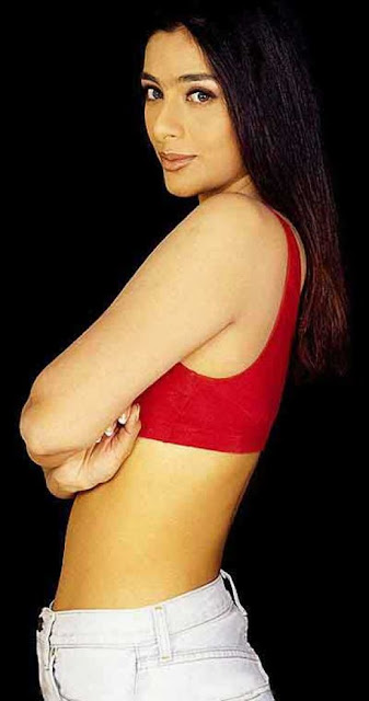 Bollywood actress Tabu hot pics
