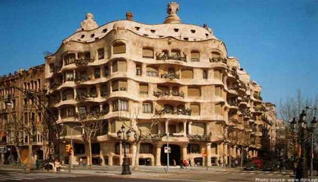 Bangunan Ikon Dunia Casa Mila  