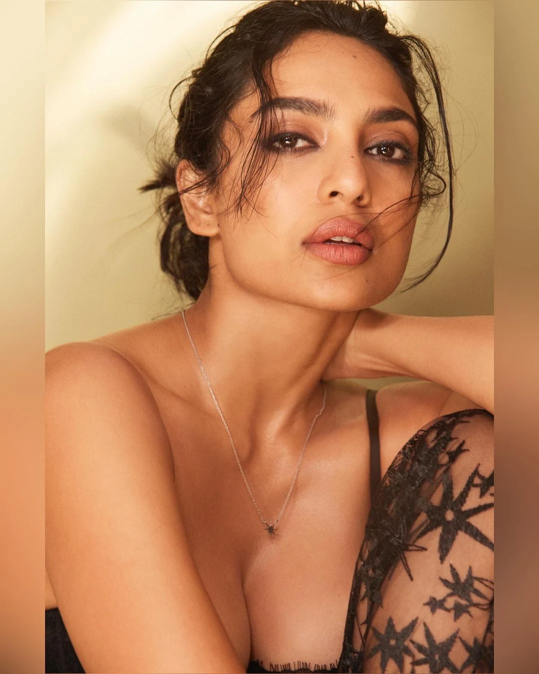 Sobhita Dhulipala cleavage hot actress