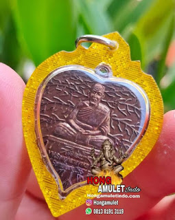 Thailand Amulet Rian Sangharaja (Pemimpin Bikkhu) Laos Y.M Phra Maha Phong Samaleuk yang wafat pada usia 100 tahun 6 bulan di tahun 2015