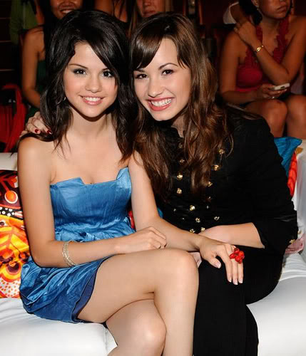 pics of selena gomez and demi lovato on. selena Gomez and demi lovato