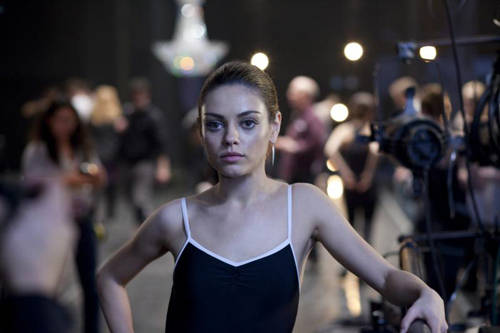  Lily played by Mila Kunis. Throughout the movie, the black swan starts 