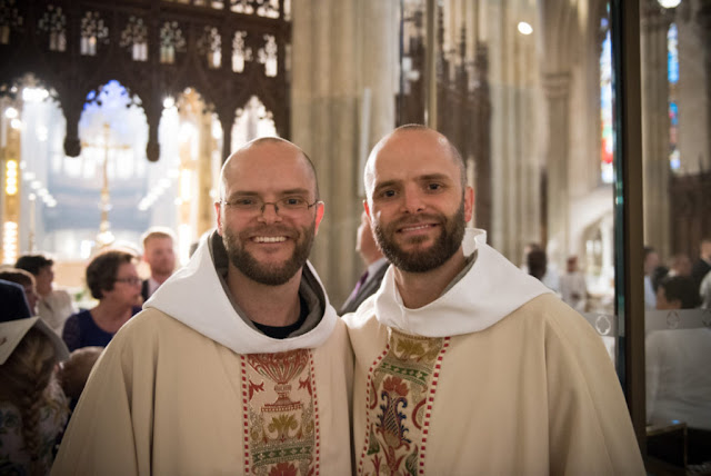 Di Amerika, Dua Saudara Kembar Jadi Imam Katolik 