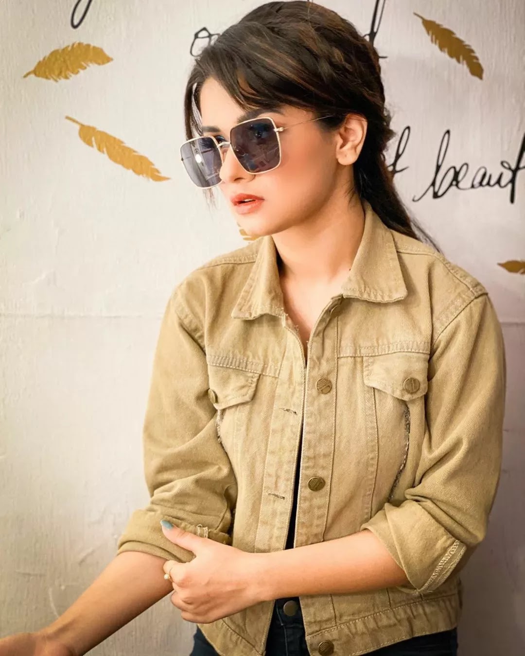 avneet-kaur-dabangg-cutie-stylish-hd-photo-getpics