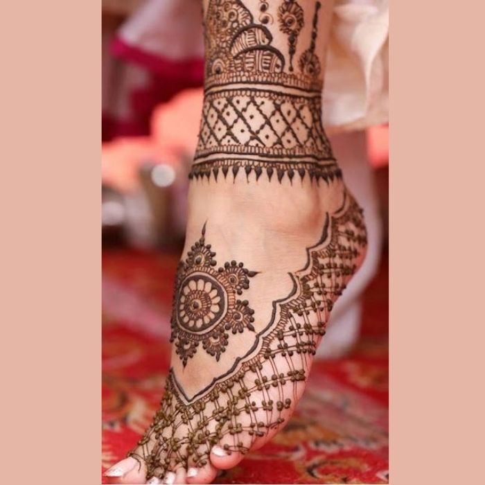 leg Mehndi Design Simple