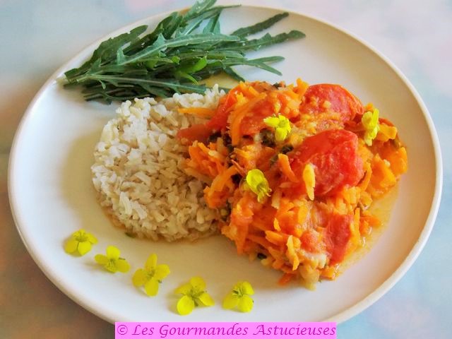 Sauce aux carottes et aux tomates au Papalo (Vegan)