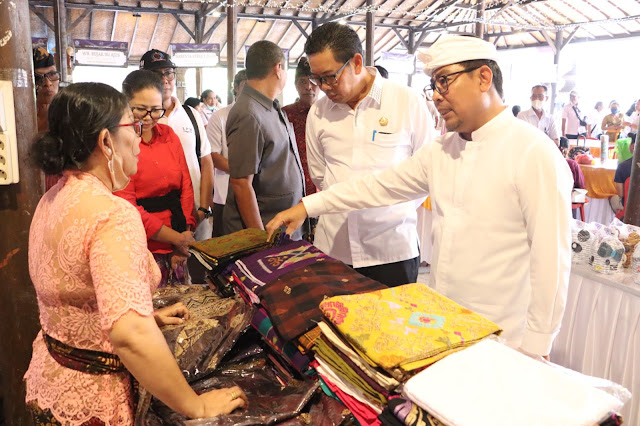   Wawali Arya Wibawa Hadiri Pameran Stand UMKM, Serangakaian HUT Desa Dangin Puri Kauh