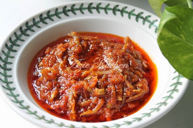 Sambal Tumis Ikan Bilis Sebagai Lauk Nasi Lemak - Azie Kitchen