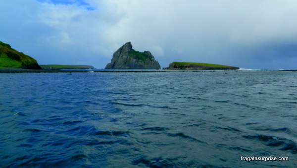 Plana sub na Baía de Santo Antônio, Fernando de Noronha