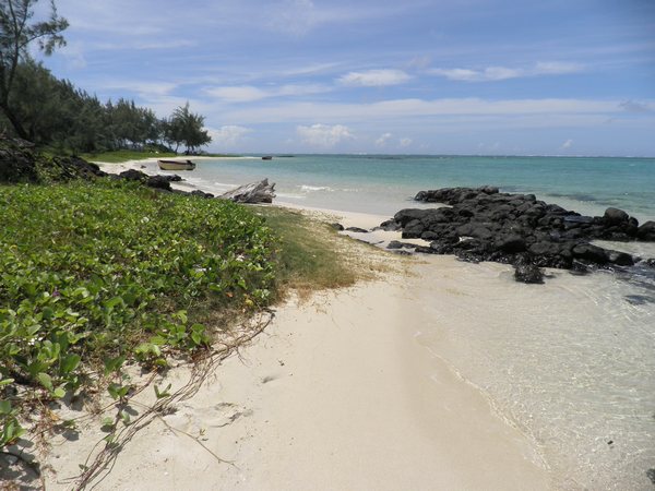 Plage de rêve déserte à l'Ile aux Cerfs