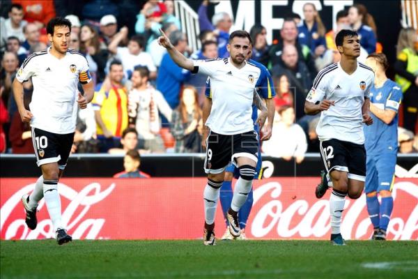 El Getafe salva un punto contra el Valencia (2-2) El Getafe salva un punto contra el Valencia (2-2)