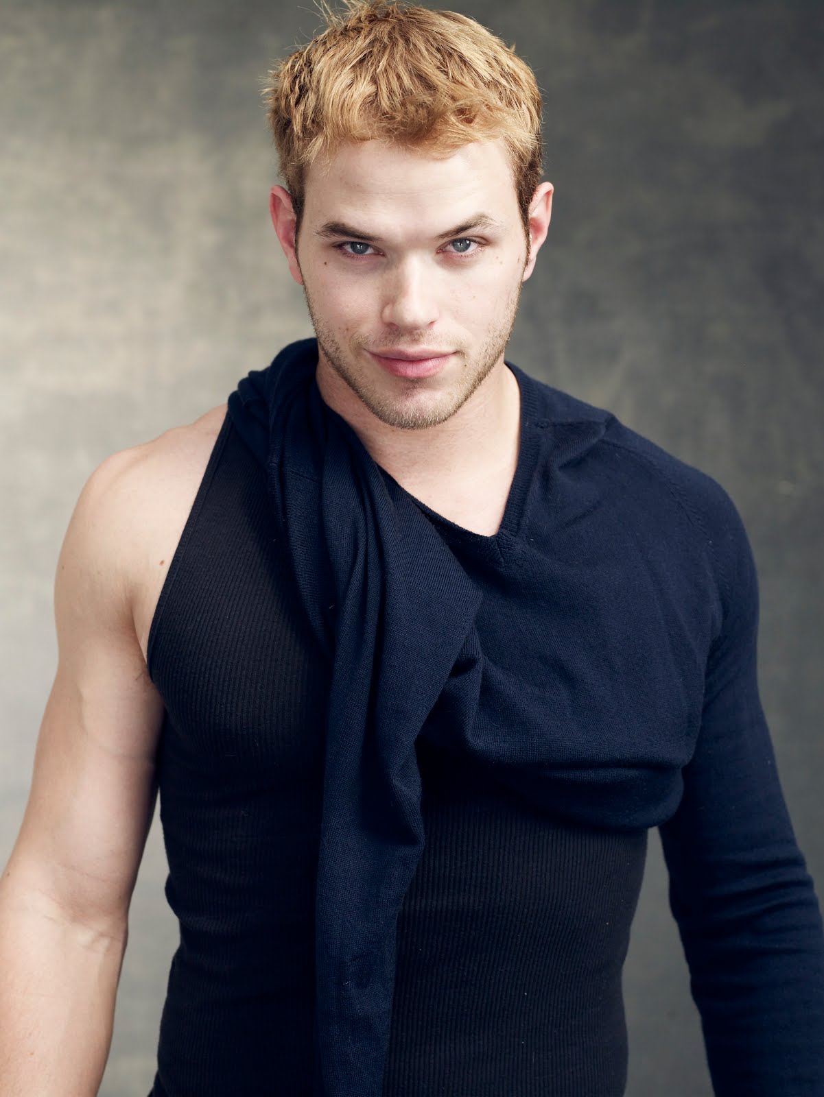 Kellan Lutz photos