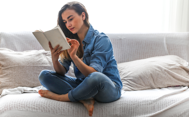 Ikuti 5 Tips Ini Agar Membaca Buku Sebelum Tidur Jadi Lebih Nyaman