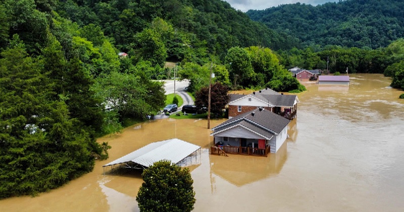 16 people died due to flash floods in Kentucky, USA, many people were evacuated to a safe place