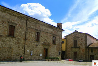 Immagine di Piazza Ospedale Vecchio nel 2014 prima del restauro 