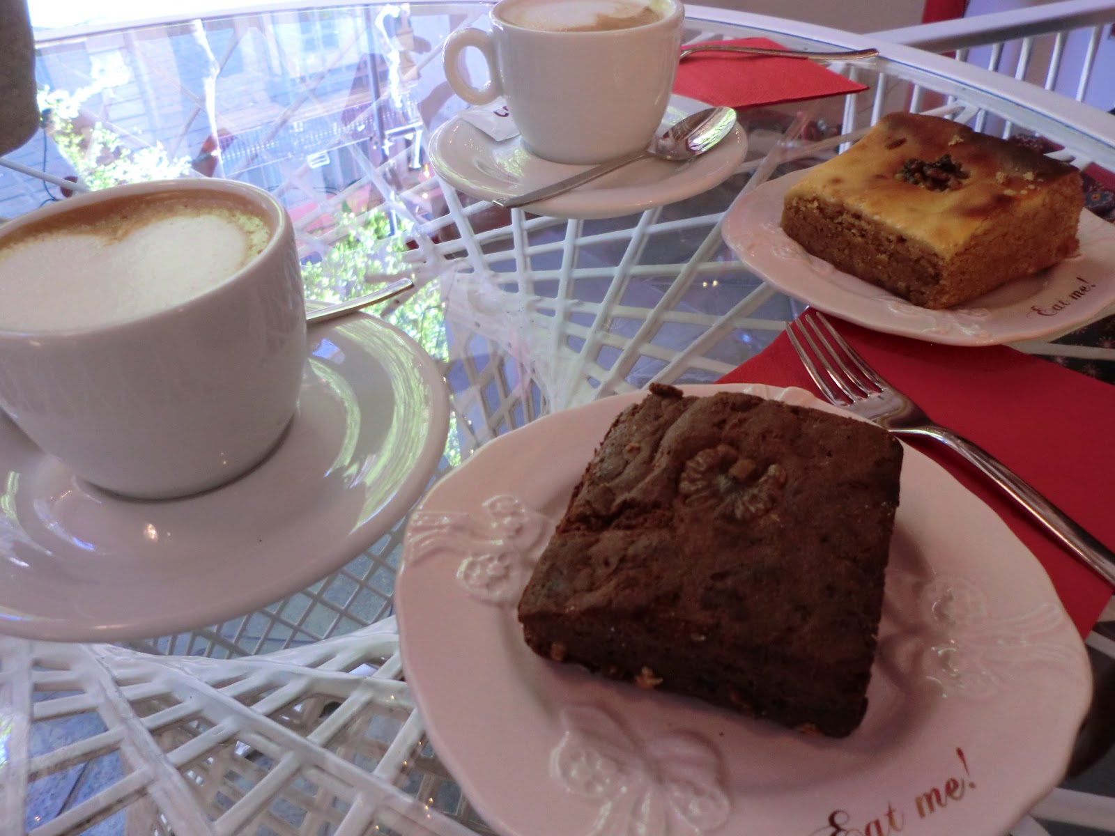 Barcelona 彼と彼女とcafemos カフェと雑貨屋
