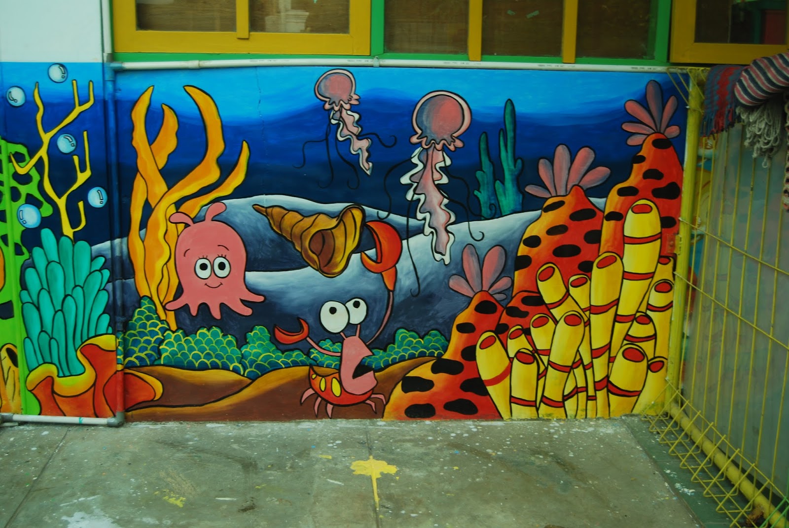  Lukisan  Mural  Di Dinding  Sekolah Sabalukisan