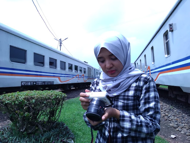 travelling nyaman dengan naik kereta api 