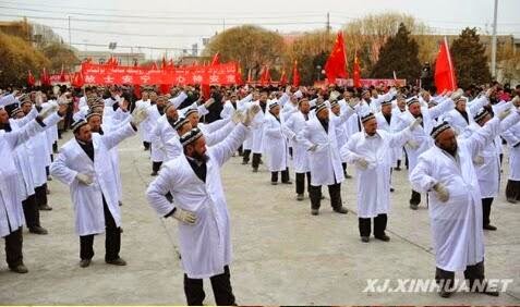 Para Imam di Xinjiang Dipaksa Menari dan Anak-anak di 
